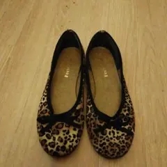ヒョウ柄フラットシューズ リボン付き　М 23.5センチ