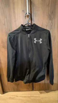 150アンダーアーマー上着