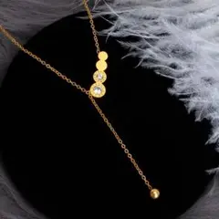 ゴールド ネックレス 4つの円形パーツ