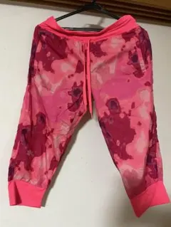 Under Armour カプリ丈 ヨガパンツ ピンク カモ柄のサムネイル