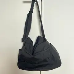ユニクロ:C ソフトパフィーショルダーバッグ ブラック