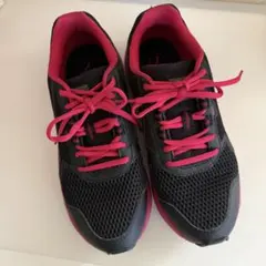 PUMA スニーカー レディースシューズ ブラック ピンク 25cmのサムネイル