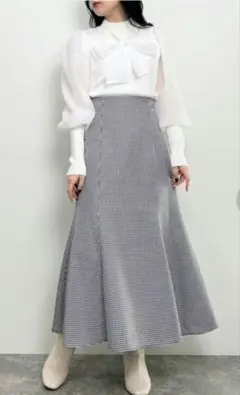 未使用　イング　袖異素材ボウタイ付マトンスリーブニット②