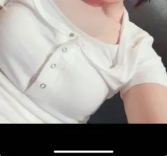 ホワイト 半袖Tシャツ ボタン付き