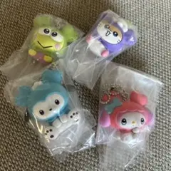 twice ガチャ　サンリオコラボ　チャーム　未開封
