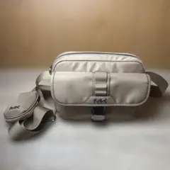 極美品!! (百貨店ライン)マイケルコース ユーティリティー クロスボディのサムネイル