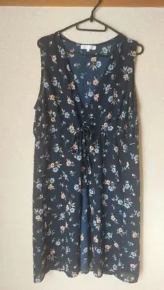 【12/30~1/6までの価格】grove ジレ 花柄 ネイビー Lサイズ