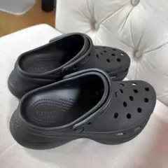 crocs 黒 厚底 クロッグサンダル 通気孔付き！即発送！