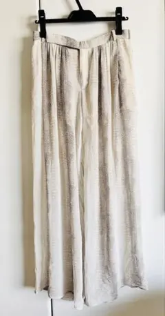 Zara ワイドパンツ