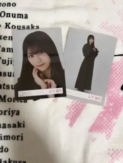 山下瞳月　生写真　モードコーデ