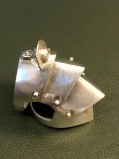 Vivienne Westwood アーマーリング 2005年以前製造 生前 Vivienne Westwood】クラシック×パンクの火付け役!! ヴィヴィアンから