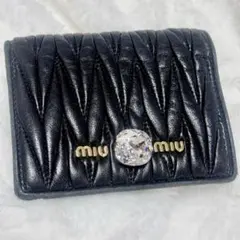 MIU MIU MATELASSE マテラッセ クリスタル　財布 ブラックのサムネイル