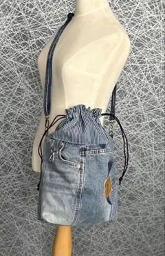 デニムリメイクの縦長巾着型ショルダーバッグ　ハンドメイド