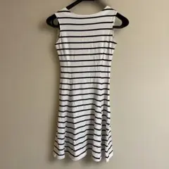 UNIQLO　ミニワンピース　白×黒のボーダー柄　ノースリーブ　シンプル　S