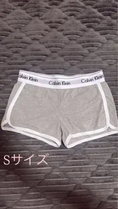 最終値下げ‼️Calvin Klein ショートパンツ グレー Sサイズのサムネイル