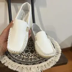 未使用　ドライビングシューズ　ゴールド金具　モカシン　白　 S 匿名配送