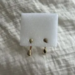 ゴールドドロップ型ピアス