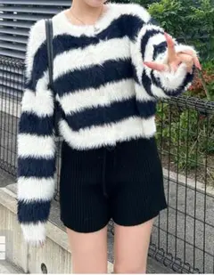 ボーダー柄フェザーニットショート丈カーディガンGRL フリーサイズ　未使用