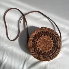 【早い者勝ち！】カゴバッグ　ショルダーバッグ　円形　丸　レザーストラップ