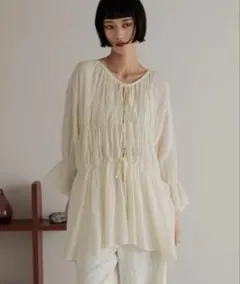 【美品】ローリーズファーム ヨウリュウシャーリングブラウスLS ホワイト