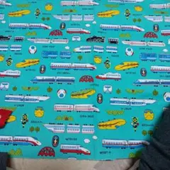 電車柄とキャラクター柄の生地セット
