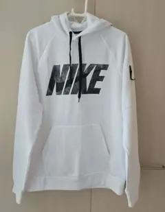 NIKE ホワイト パーカー ロゴプリント　THERMA-FIT