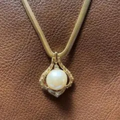 パールネックレス　ゴールド