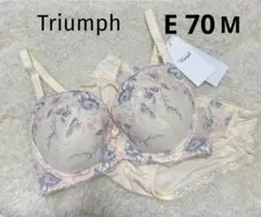 トリンプ Triumph　E70 Mオフホワイト 美胸　ブラジャーショーツセット