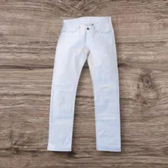 SALE！ホワイト スリムデニム スタッズ付きのサムネイル
