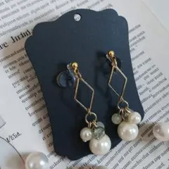 揺れるノンホールピアス 樹脂イヤリング パール×グリーン ビーズ　 ハンドメイド