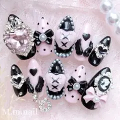 ネイルチップ 地雷系 量産型 オーダー 黒ピンク ハート リボン ゴテゴテ