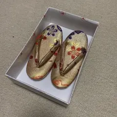 七五三 子供用 草履 金色 桜柄のサムネイル