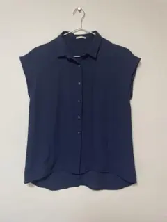 GU ネイビー 半袖シャツ Sサイズのサムネイル
