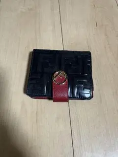 FENDI 二つ折り財布 ブラック レッド