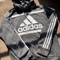 adidas フード付きパーカー