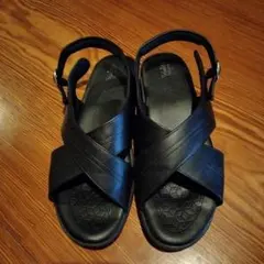 ブラック クロスストラップ オフィスサンダル