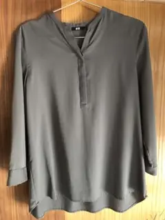 UNIQLO バンドカラーシャツ M/カーキ