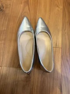 ユニクロ　シルバー　パンプス　24.5センチ