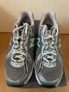 Crown様専用❗☆New Balance U740NW2 スニーカー シルバー - メルカリ