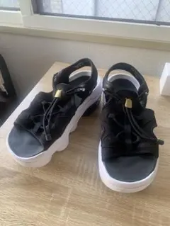 ナイキ　エアマックスココ　25センチ