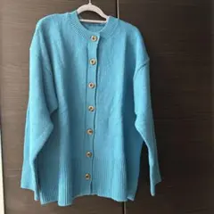 ターコイズブルーカラー ボタン付き ニットカーディガン