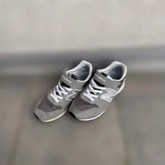 ニューバランス　スニーカー　23.0 グレー