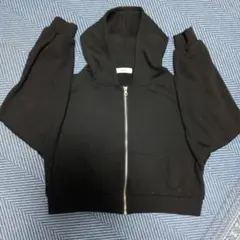 黒 フード付きジップアップパーカー