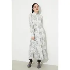 rienda シャツワンピース　花柄　長袖　ラインフラワープリーツフレアOP