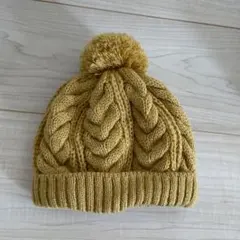 ケーブル編みベビー帽子 マスタード色 44-46cm