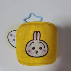 ちいかわ　うさぎ　カラビナつき　刺繍スクエア　ミニポーチ