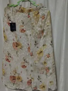 スカート他セット 新品、タグ付 合計３着