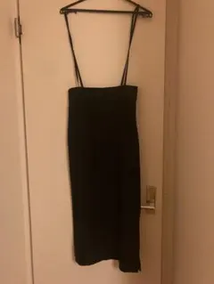 FONCE 黒のタイトスカート ロング丈 ストラップ付きのサムネイル