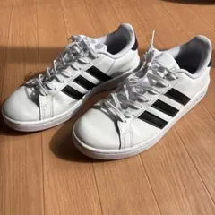 adidas クラウドフォーム　コンフォート ホワイト ブラック スニーカー