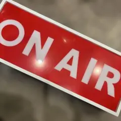 ⚫︎on AIR サイン　白　赤